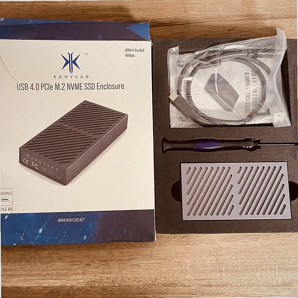 40Gbps M.2 NVMe SSD Enclosure Compatible with Thunderbolt 4/3 USB4.0 3.2 3 USB-C